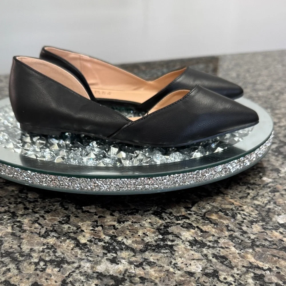 Journee Collection Women's Black Pointed Flats NEW 6W